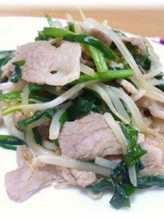 カナダポークともやし、ニラ炒め-レシピのメイン写真