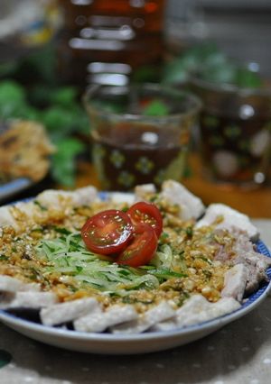 蒜泥白肉（茹で豚肉のニンニクソースがけ）-レシピのメイン写真