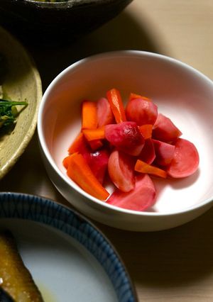 ラディッシュ+人参●簡単まっかな酢漬け-レシピのメイン写真