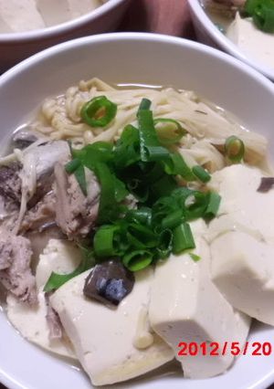 サバの水煮缶と豆腐としめじの炊き合わせ-レシピのメイン写真