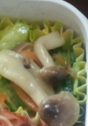 お弁当にも！しめじと野菜のカラシ酢味噌-レシピのメイン写真