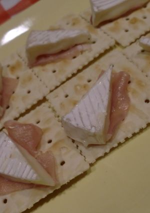 十勝カマンベールチーズとクラッカー-レシピのメイン写真