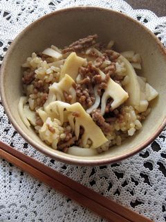 甘辛そぼろとタケノコの混ぜご飯-レシピのメイン写真