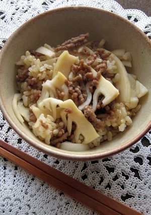 甘辛そぼろとタケノコの混ぜご飯-レシピのメイン写真