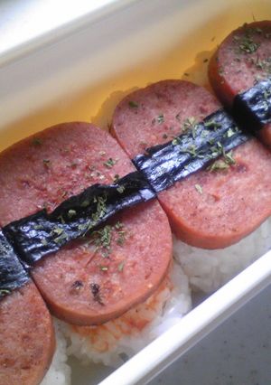 魚肉ハンバーグDEスパム風おにぎり-レシピのメイン写真