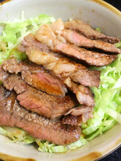 安価な肉でも十分旨い♪牛ステーキ丼-レシピのメイン写真