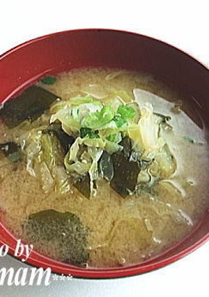 キャベツとワカメのお味噌汁-レシピのメイン写真