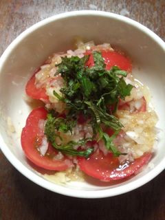 トマトと玉ねぎがおいしいサラダ-レシピのメイン写真