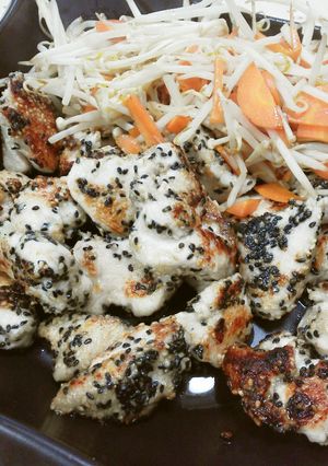 揚げない！塩麹むね肉のごま焼き☆お弁当も-レシピのメイン写真