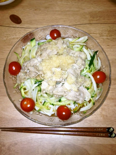 ボリュームたっぷり冷しゃぶうどん-レシピのメイン写真