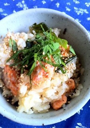 鮭とワカメの炊き込みご飯-レシピのメイン写真