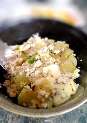 ヘルシーおつまみ☆新じゃがのチーズ白和え-レシピのメイン写真