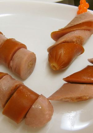 ウインナーと魚肉ソのしましまおかず-レシピのメイン写真