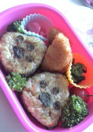 簡単☆猫の足跡♪肉球おにぎり〈キャラ弁〉-レシピのメイン写真