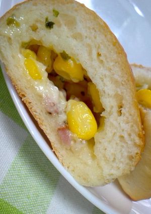 カマンベールチーズ&コーンパン-レシピのメイン写真