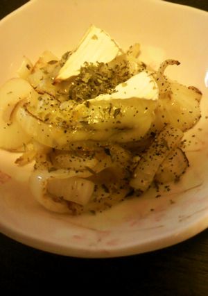 焼き玉葱にとろとろカマンベールチーズ♪-レシピのメイン写真