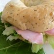 コストコの冷凍ベーグルでハムサンド