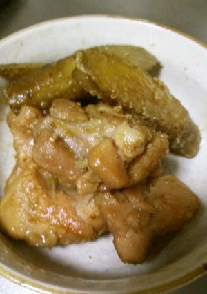 ごぼうと鶏もも肉の煮物ごまたっぷり！-レシピのメイン写真