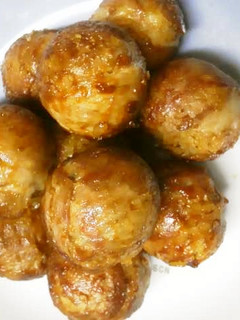 たこ焼きプレートで肉巻きプチおにぎり♪-レシピのメイン写真