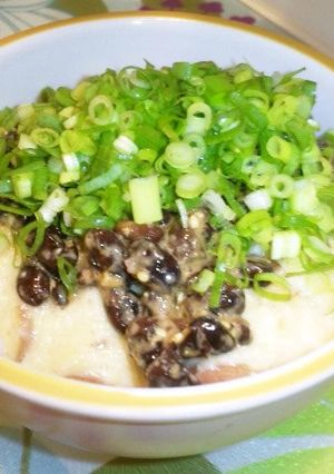 黒豆納豆✿山芋とろ〜りねぎたっぷり丼！！-レシピのメイン写真