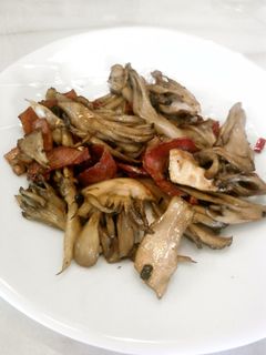 きのことカリカリベーコン♪ピリ辛で-レシピのメイン写真