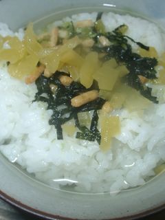 お茶漬け(たくあん入りです!)-レシピのメイン写真