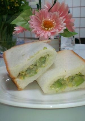 新食感固いアボガドでサンドイッチ-レシピのメイン写真
