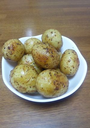 こつぶ新じゃがの蒸し焼きバター-レシピのメイン写真