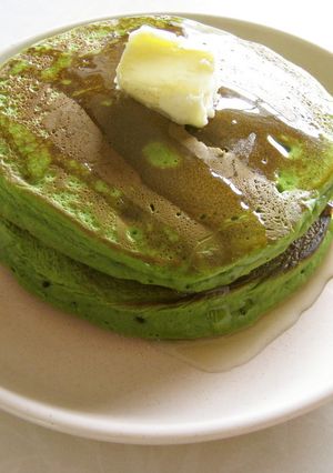混ぜて焼くだけ、ふんわり抹茶ホットケーキ-レシピのメイン写真