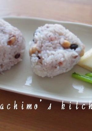 おまめさんおにぎり-レシピのメイン写真