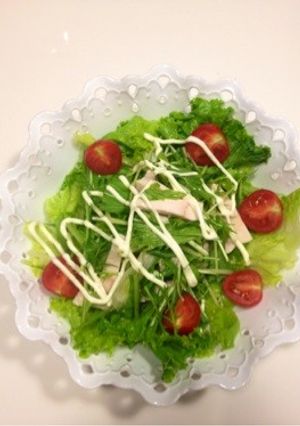 鶏ハムと水菜のサラダハートのミニトマト添-レシピのメイン写真