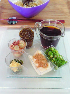 冷やしうどん☆黒酢麺つゆ絶品♪レンジ3分-レシピのメイン写真