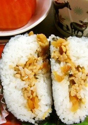 挽き割り納豆と福神漬けで作る、おにぎり♬-レシピのメイン写真