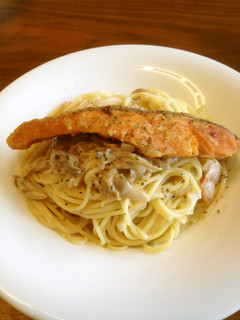 サーモンのムニエルと牛乳クリームパスタ-レシピのメイン写真