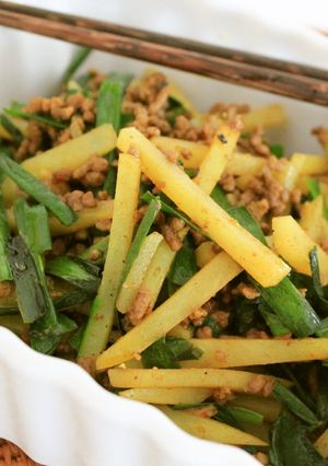 じゃがいもとニラのスパイシーカレー炒め-レシピのメイン写真