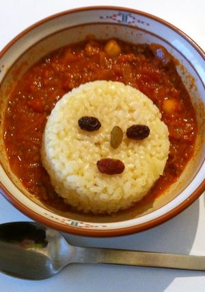 大人と子どもカレーとナンとラッシー-レシピのメイン写真