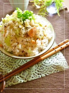 キャベツ×鮭フレ×ゆかり紫蘇の混ぜご飯-レシピのメイン写真