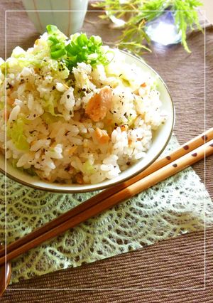 キャベツ×鮭フレ×ゆかり紫蘇の混ぜご飯-レシピのメイン写真
