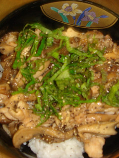 簡単ヘルシー♪キノコたっぷり豚丼-レシピのメイン写真