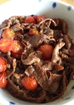 プチトマトと牛肉の洋風すき焼き風 牛丼♬-レシピのメイン写真