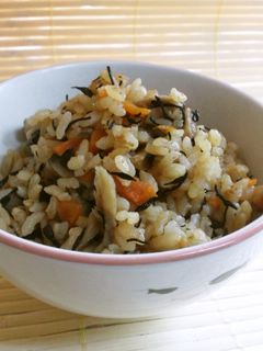 ♦繊維鉄分たっぷり♬ひじきの炊き込みご飯-レシピのメイン写真