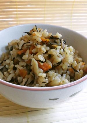 ♦繊維鉄分たっぷり♬ひじきの炊き込みご飯-レシピのメイン写真