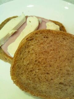 カマンベールチーズとハムのサンドウィッチ-レシピのメイン写真