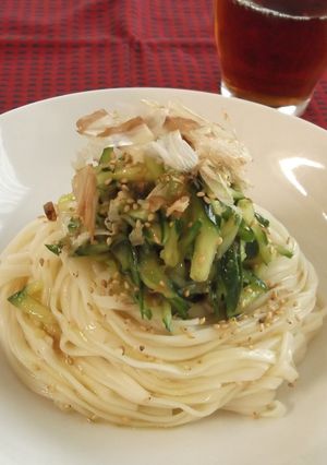 さっぱり！うめ～きゅうり　うどん♪-レシピのメイン写真