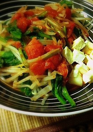 カマンベールとほうれん草トマトソース和え-レシピのメイン写真