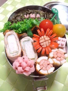 お弁当に♪竹輪とウインナーdeお花-レシピのメイン写真