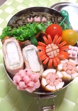 お弁当に♪竹輪とウインナーdeお花-レシピのメイン写真