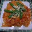 トマトソースパスタ・スナックエンドウのせ