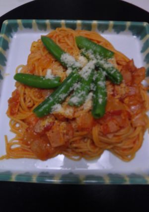 トマトソースパスタ・スナックエンドウのせ-レシピのメイン写真