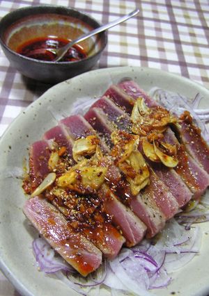 マグロのニンニクステーキ食べラー油のっけ-レシピのメイン写真